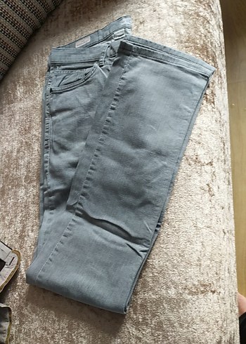 Gri Düğmeli Bol Kesim kot pantolon - Görsel 5