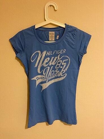 TOMMY HILFIGER TSHIRT