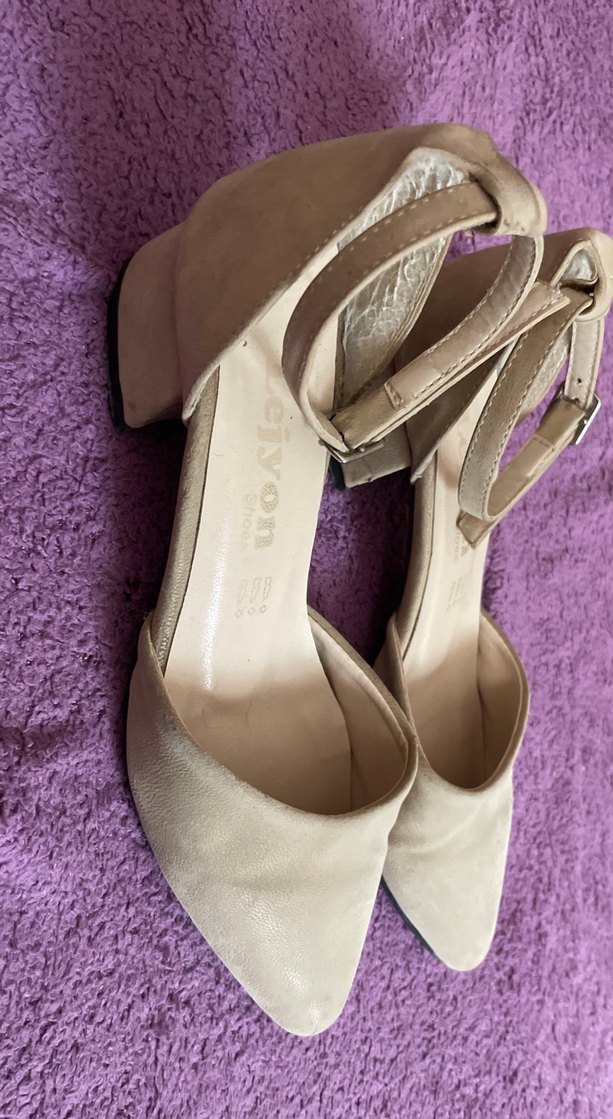 Bej Süet Tokalı Kadın Topuklu Ayakkabı - Görsel 2