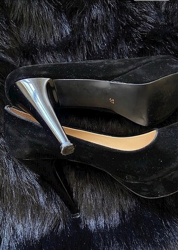 Siyah Topuklu Ayakkabı - Görsel 3