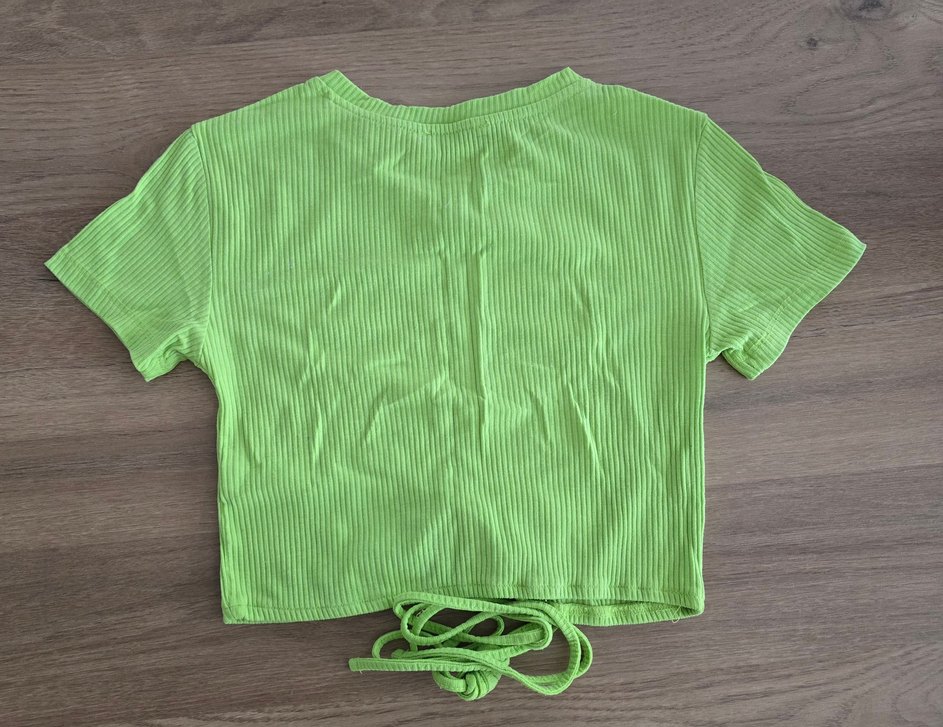 Yeşil Kısa Kollu Crop - Görsel 2