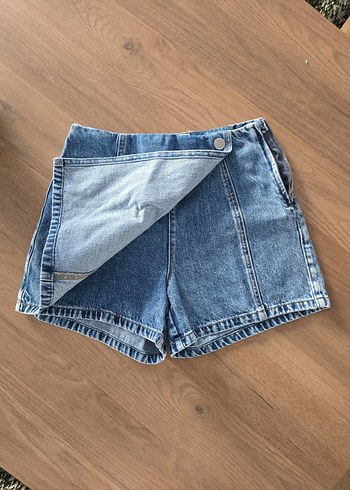 Stradivarius Düğmeli Mavi Mini Denim Şort