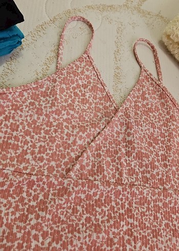Zara Pembe Desenli V Yaka Midi Elbise