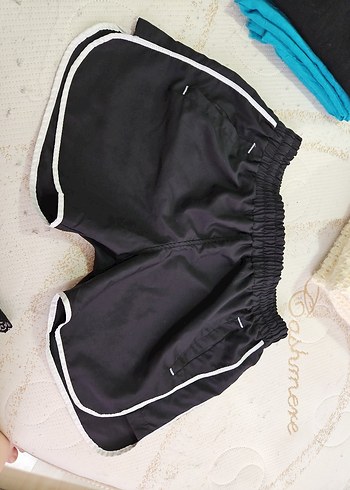 Siyah Elastik Bel Mini Spor Şort