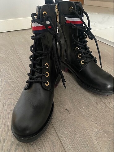 Tommy Hilfiger Tommy hilfiger bot