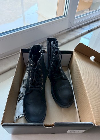 Siyah Deri Harley Kadın Bot - Görsel 3