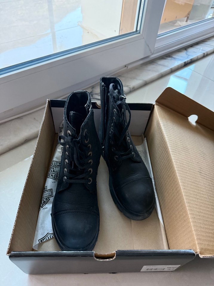 Siyah Deri Harley Kadın Bot - Görsel 3