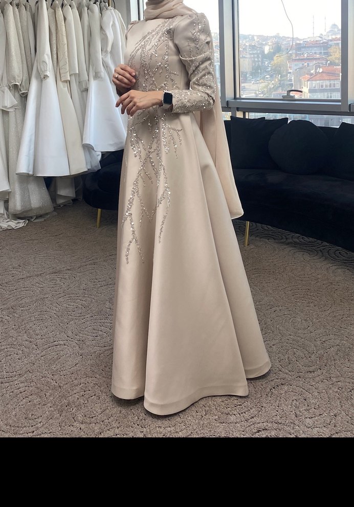 Bej Drapeli Uzun Kollu Nişan Elbisesi - Görsel 2