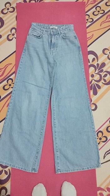 Açık mavi pantalon