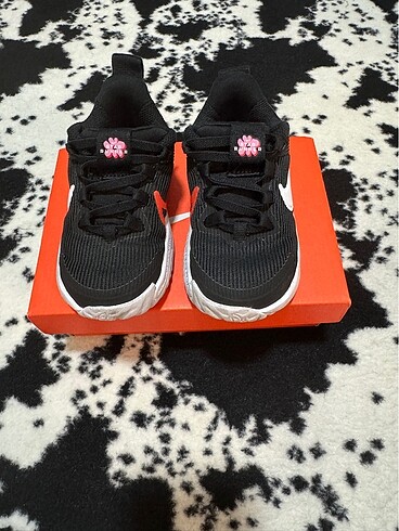 22 Beden Nike kız spor ayakkabı