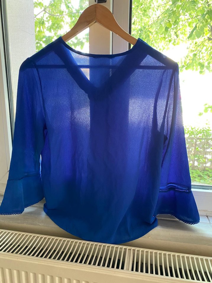 Parlak Mavi V Yakalı Kadın Bluz - Görsel 2
