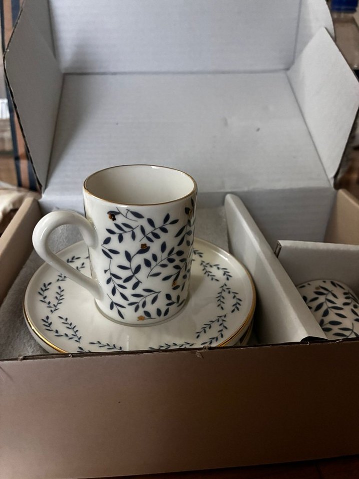 Gri Desenli Beyaz Fincan ve Tabak Seti - Görsel 2