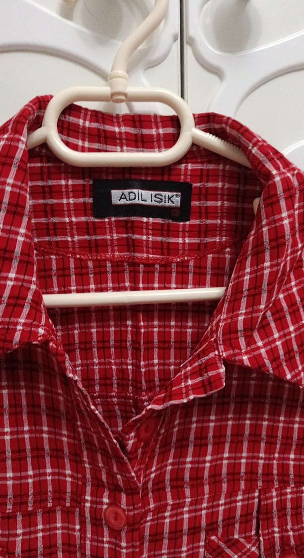 Kısa Kollu Düğmeli Kırmızı Kadın Gömlek - Görsel 3