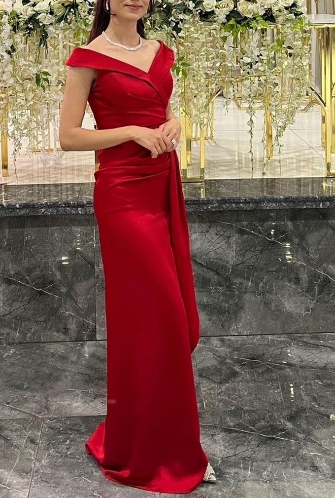 Kırmızı Drapeli Uzun Abiye Elbise - Görsel 2
