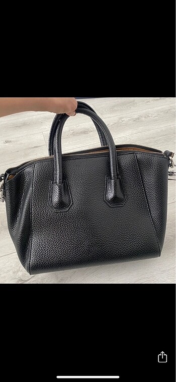 GIVENCHY Givenchy canta