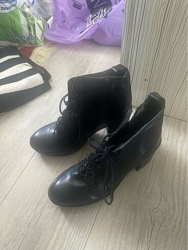 Stradivarius Kadın topuklu bot