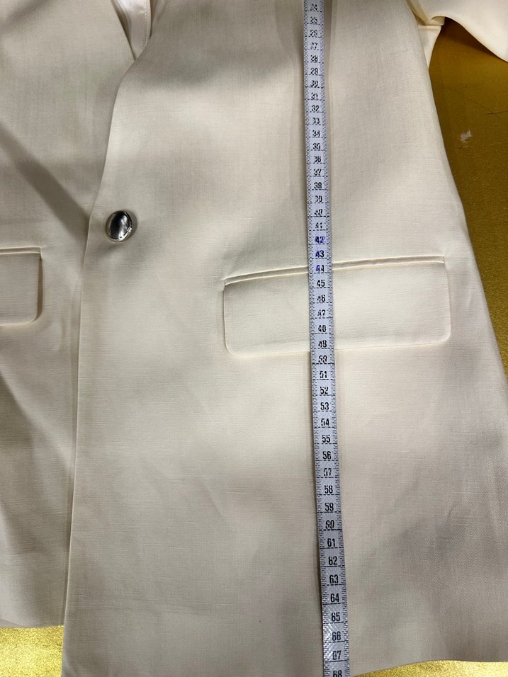 Beyaz Düğmeli Kadın CEKET - Görsel 4