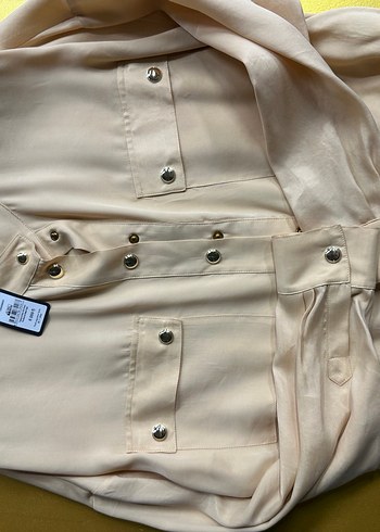 Düğmeli Bej Kadın Gömlek - Görsel 2