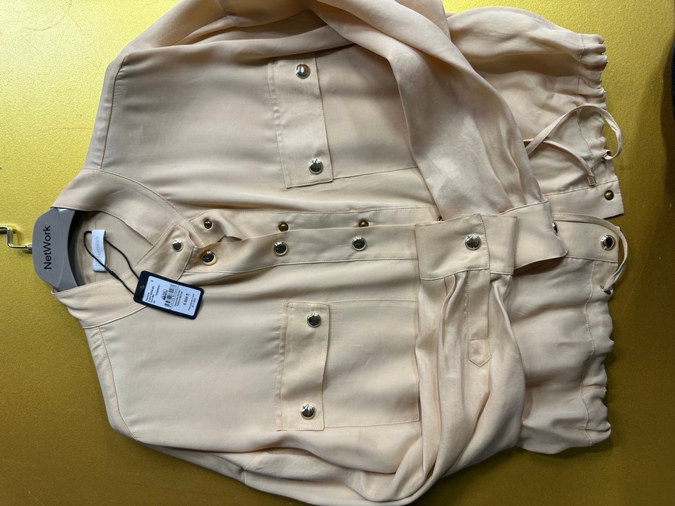 Düğmeli Bej Kadın Gömlek - Görsel 2