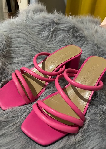 Pembe Tokalı Kadın Topuklu Sandalet - Görsel 3