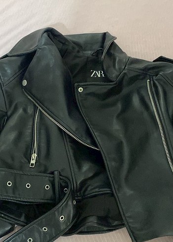 l Beden siyah Renk Zara Siyah Deri Biker Ceket