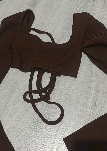 Kahverengi sırtı açık crop