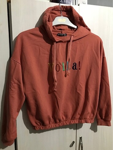 Sweatshirt