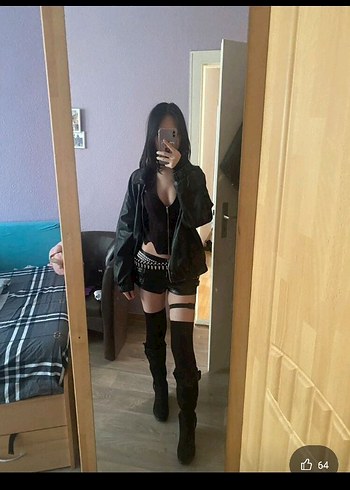 Kemerli Siyah Deri Mini Şort - Görsel 4