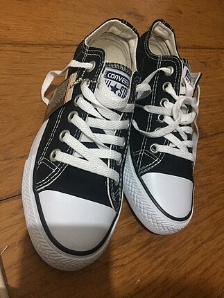 Siyah Converse