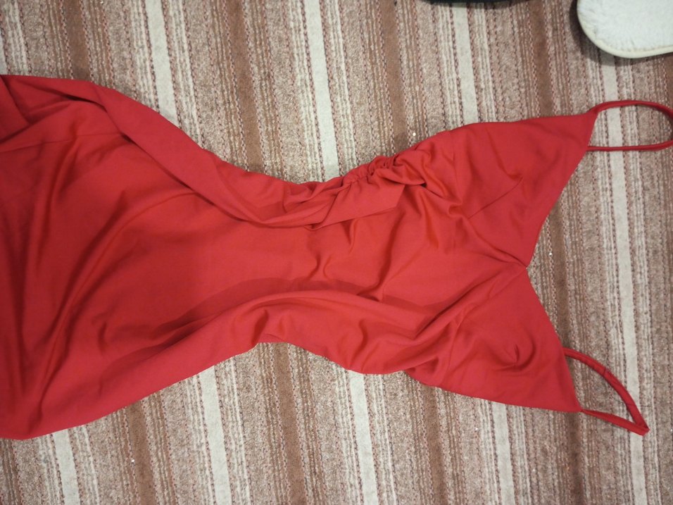 Parlak Kırmızı Kadın gece elbisesi - Görsel 3