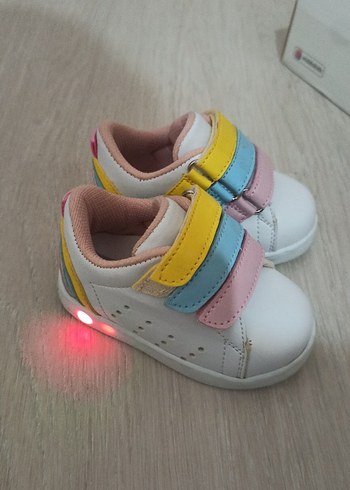 Işıklı Bebek Ayakkabı