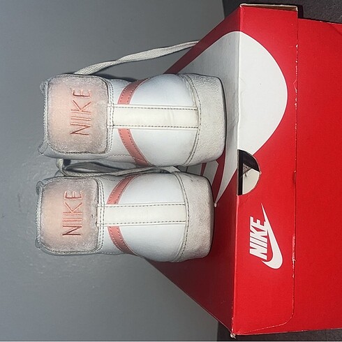 37,5 Beden Nike Pink Blazer (özel seri)