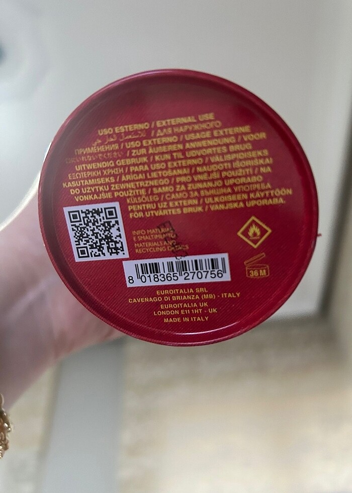 Versace Red Jeans Orijinal Parfüm - Görsel 3