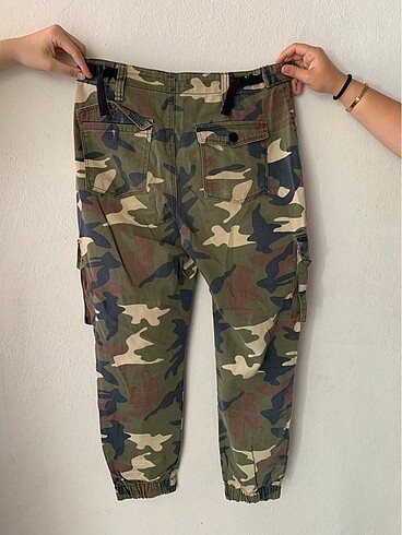 Bershka Pantolon