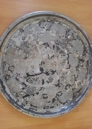 Gri Yılan Desenli Yuvarlak Tepsi
