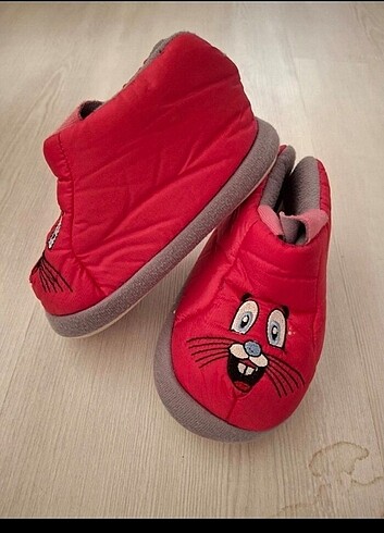 Kız Çocuk Ev Patiği