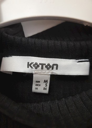 m Beden KOTON Siyah Yüksek Yakalı Kolsuz Triko bluz