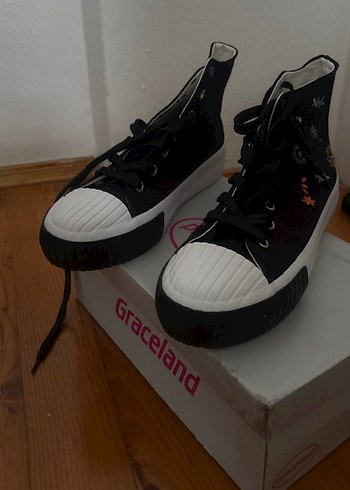 Siyah Nakışlı Platform Topuklu Kadın Spor Ayakkabı - Görsel 2