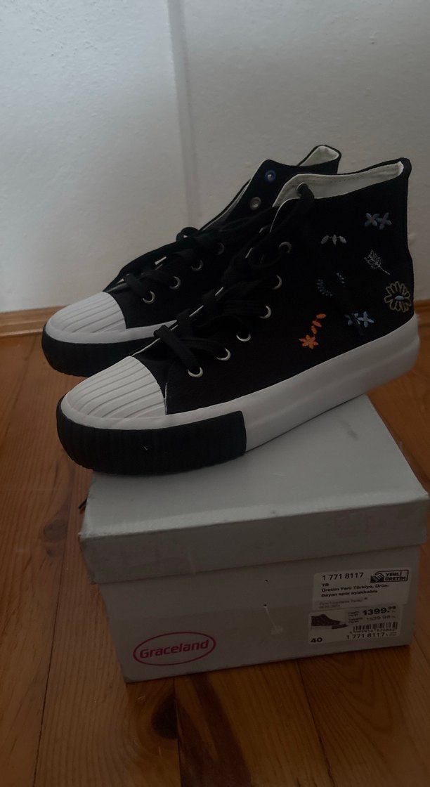 Siyah Nakışlı Platform Topuklu Kadın Spor Ayakkabı - Görsel 3