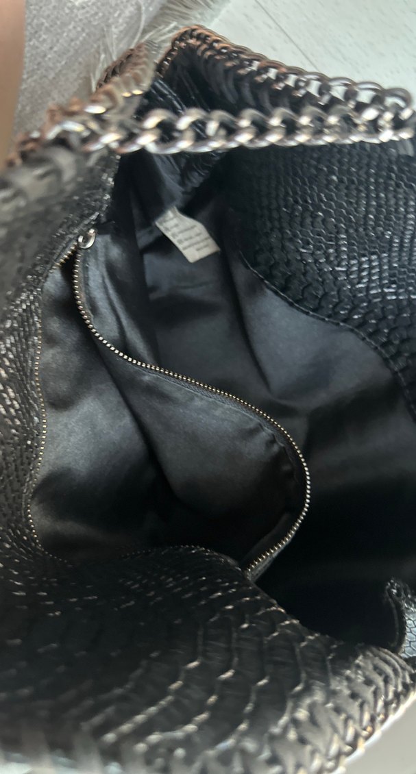 Zincir Detaylı Siyah Yılan Desenli Deri Çanta - Görsel 3