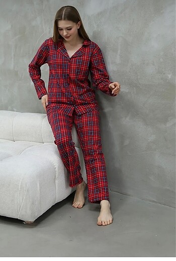 m Beden Kırmızı Ekose Pijama Takımı
