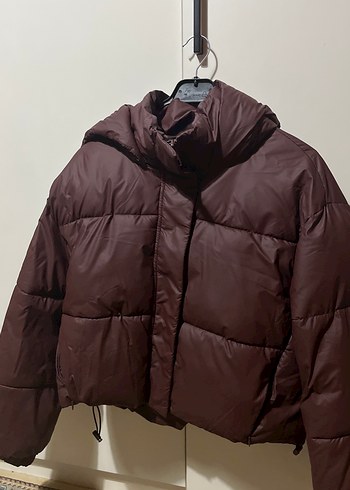 Düğmeli ve fermuarlı bordo Kadın Kışlık Mont