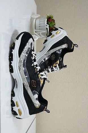 skechers