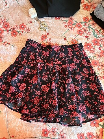 34 Beden Çiçekli şortlu etek