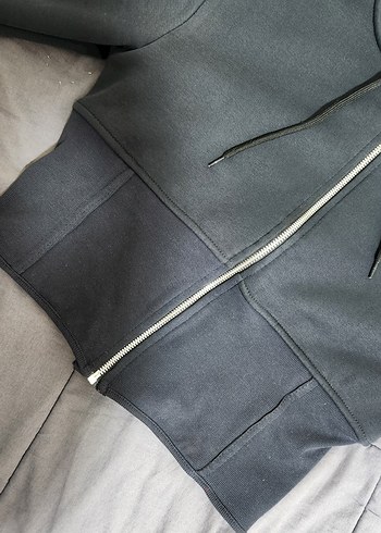 Fermuarlı Siyah Kapüşonlu Korseli Hırka - Görsel 2