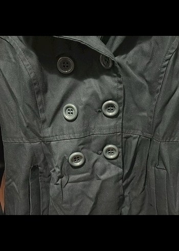 Düğmeli Siyah Kaban - Görsel 3