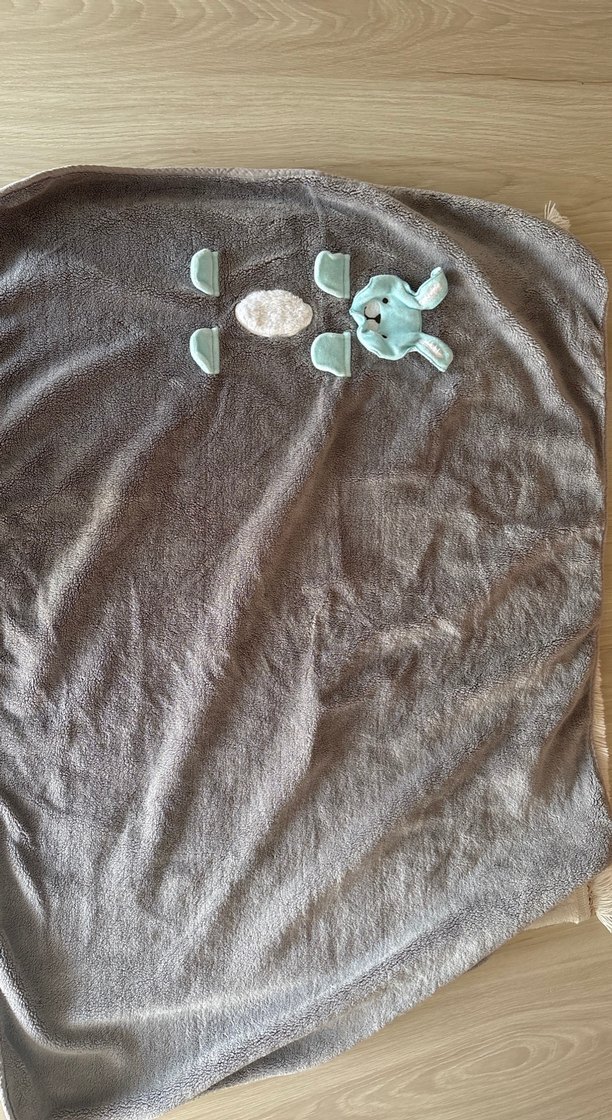 Gri Nakışlı Çocuk Battaniyesi - Görsel 3