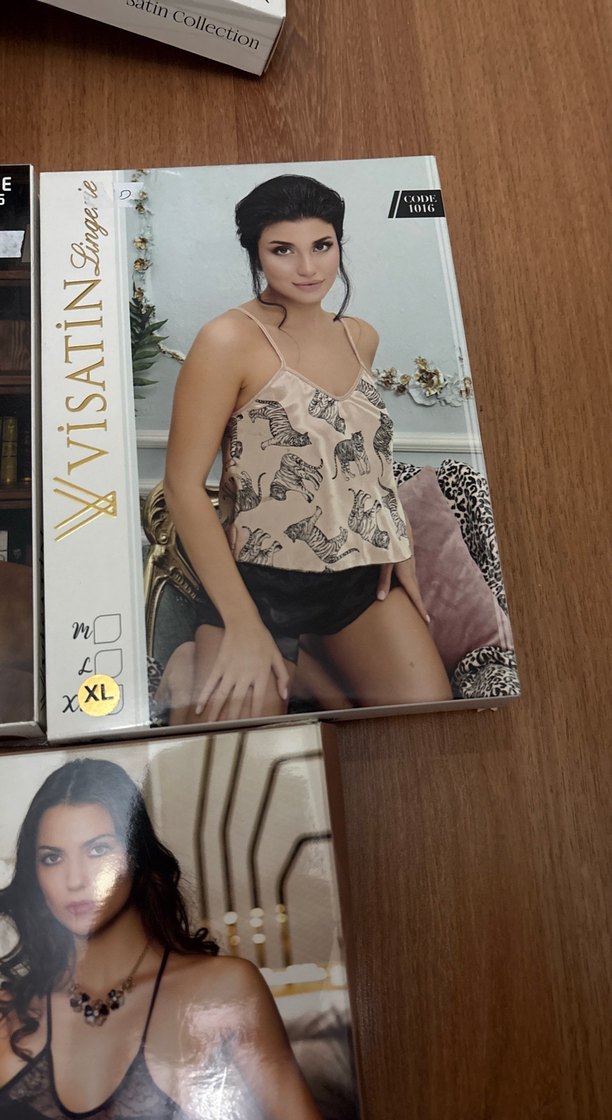 Siyah İnce Askılı Mini Kadın Pijama Takımı saten - Görsel 3