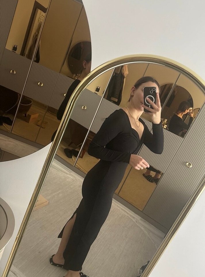 Siyah kalp yaka  Uzun Kollu Midi Elbise - Görsel 2