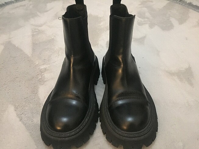 Balenciaga bot